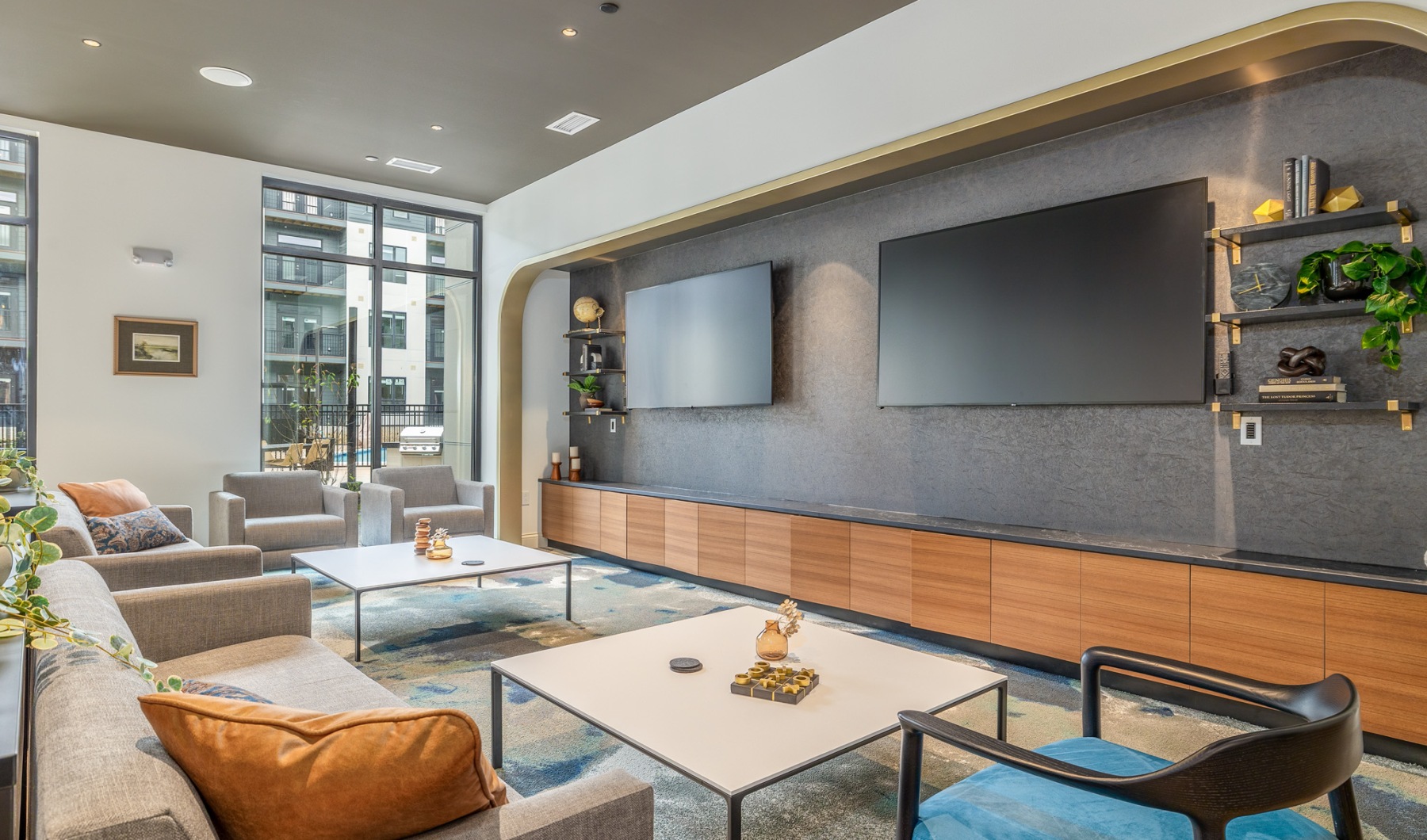 Blutowne Apartments East Peoria Lounge